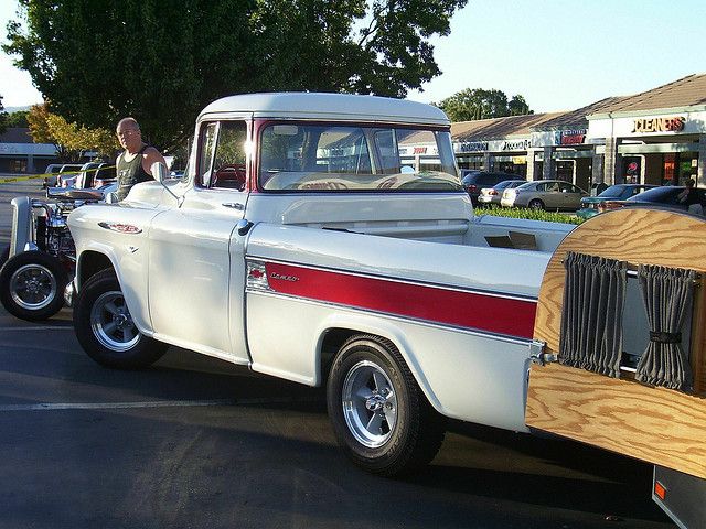 Chevrolet 3124 Cameo