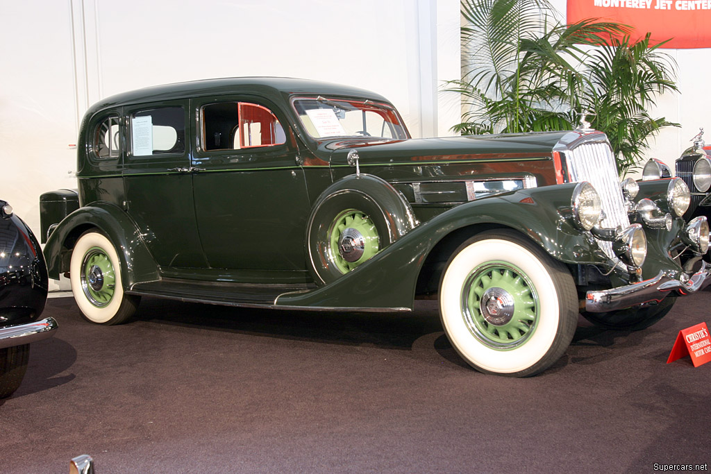 Pierce-Arrow Model 845 sedan