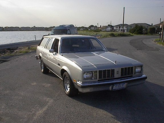 Oldsmobile Cutlass Cruiser