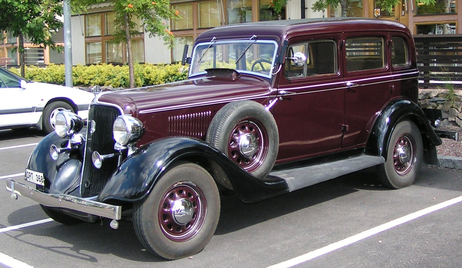 Plymouth PE 4 4 DOOR