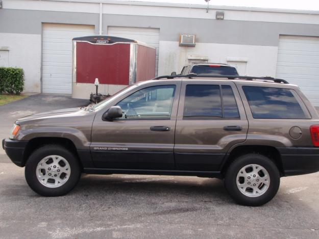 Jeep Laredo