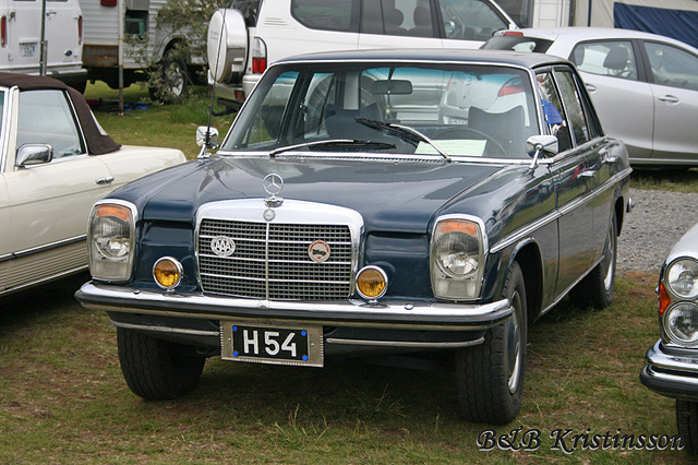 Mercedes-Benz 230D