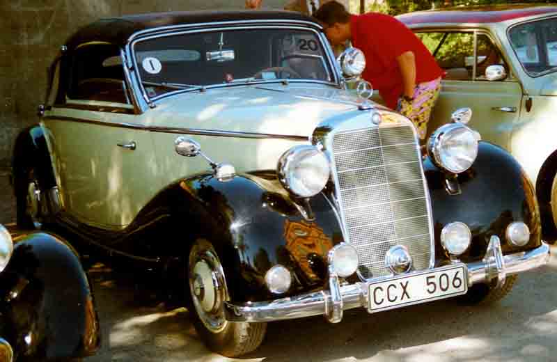 Mercedes-Benz 170S cab