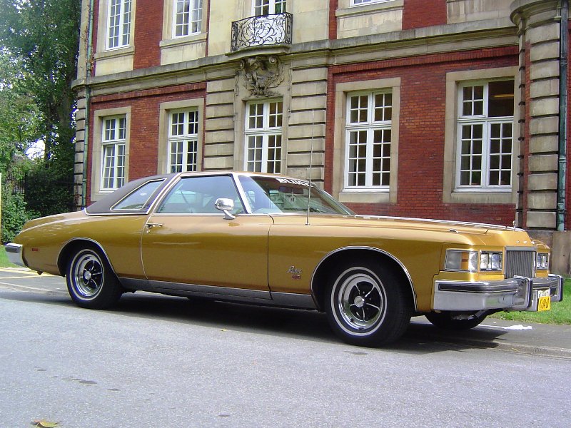 Buick Electra 225 Custom 4dr HT