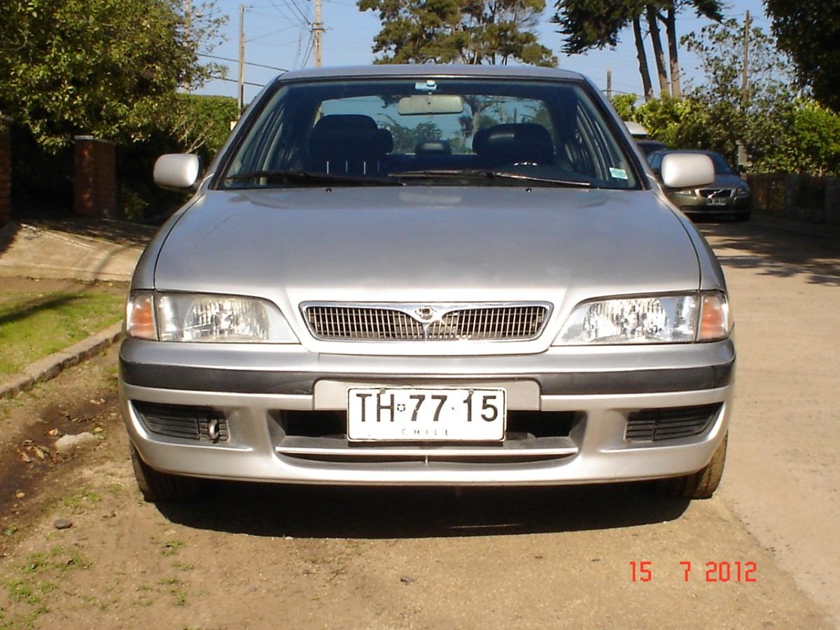 Nissan Primera GXE 20