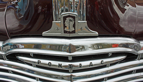 Pontiac Streamliner De Luxe 2dr sedanet