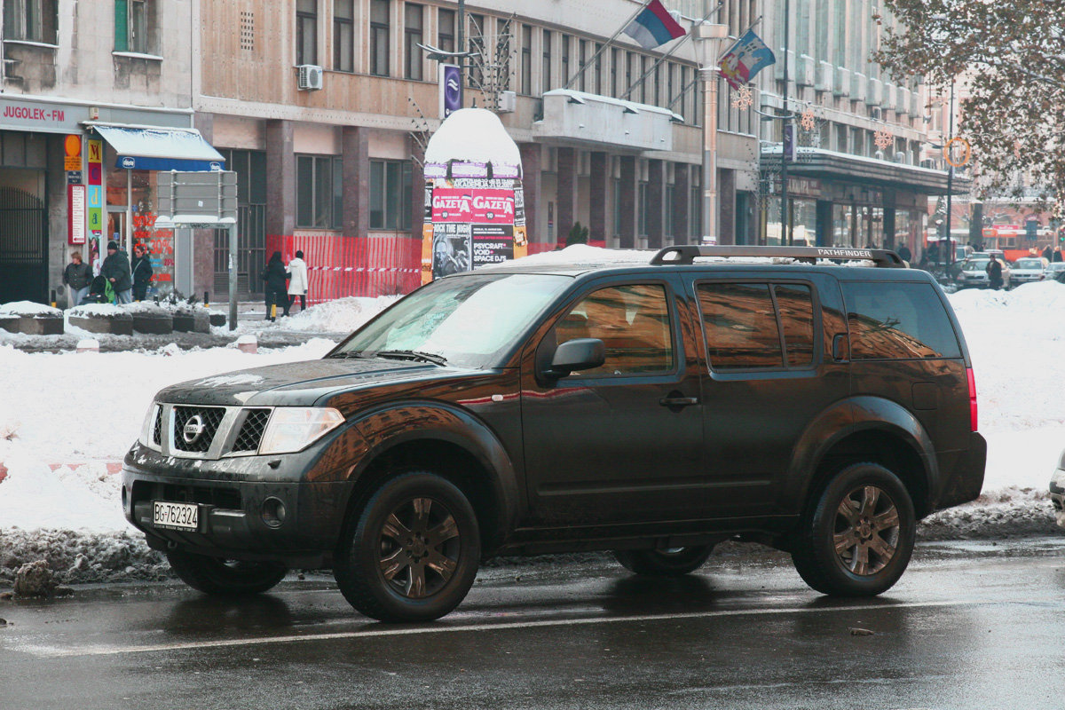 Nissan 4Runner SE-V6