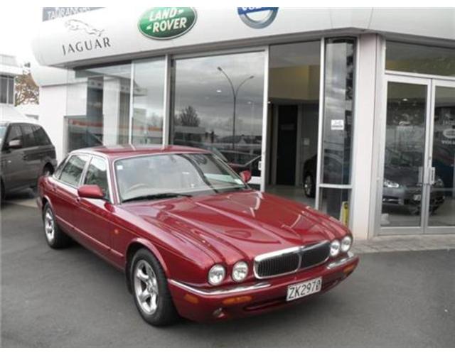 Jaguar XJ8 Centenary