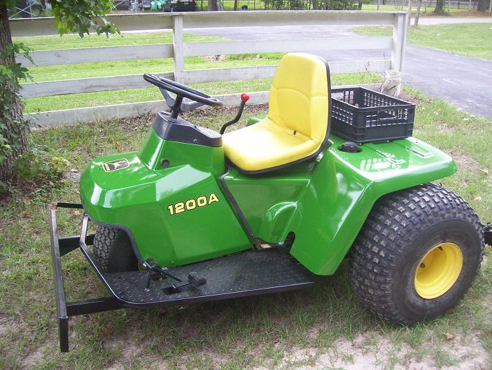 John Deere 1200A