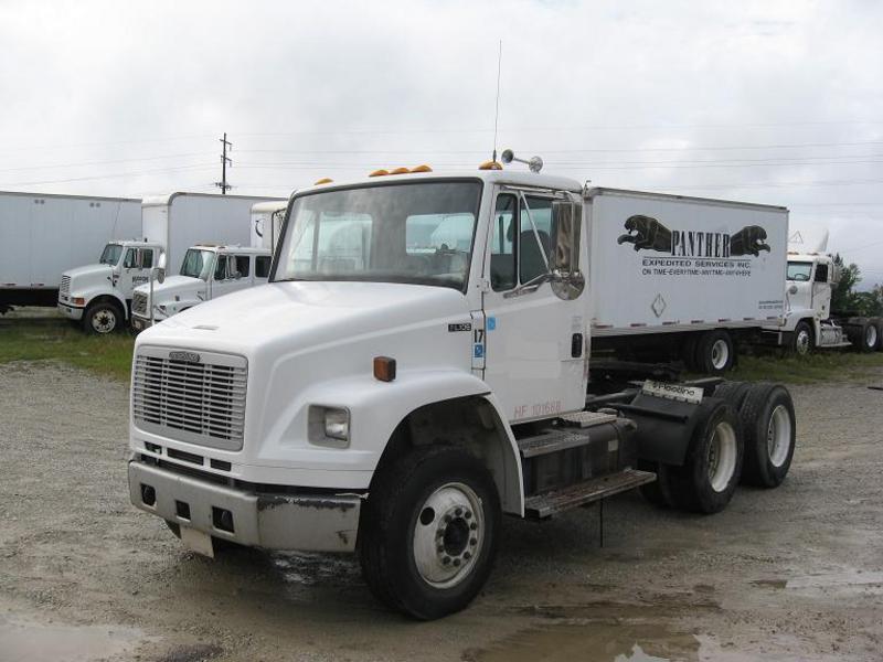 Freightliner FL106