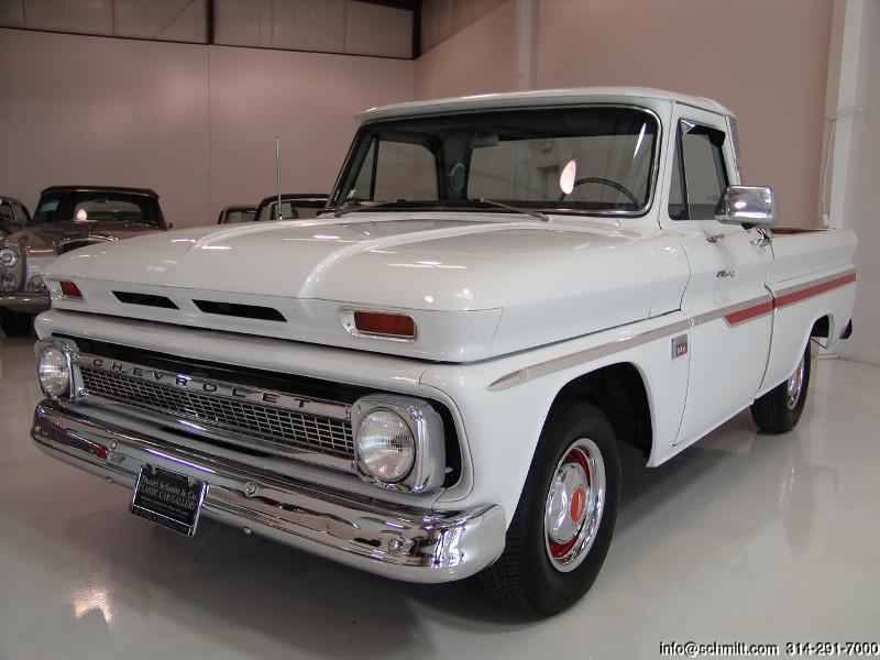 Chevrolet C-10 Custom Fleetside