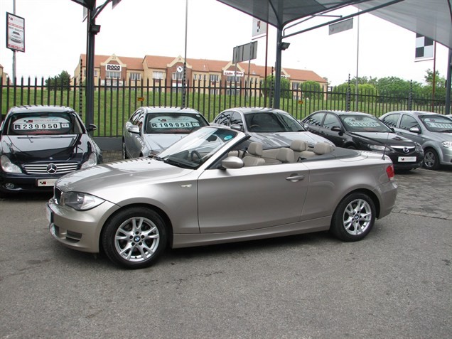 BMW 120i Cabriolet E88