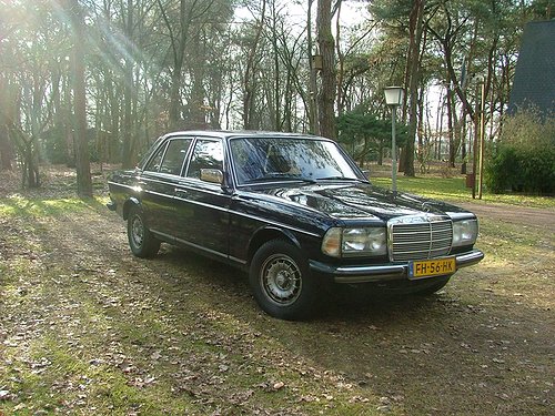 Mercedes-Benz 240 D Sedan