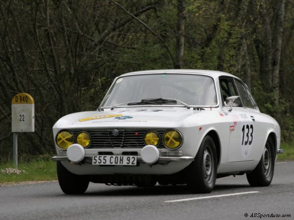 Alfa Romeo Giulia 2000 GTV