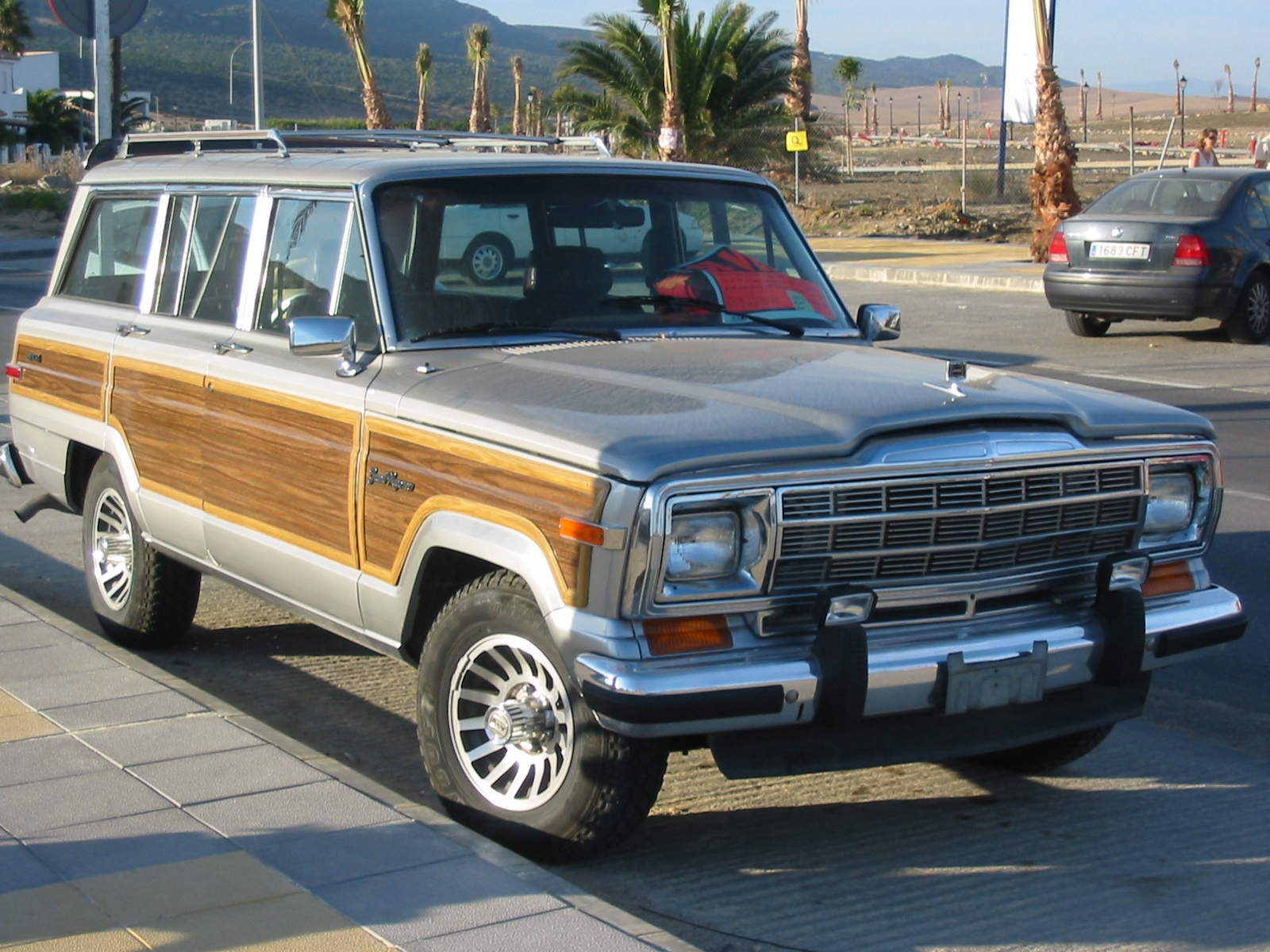 Jeep Grand Wagoneer 4x4