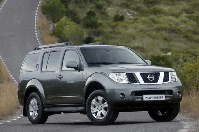 Nissan Pathfinder ST