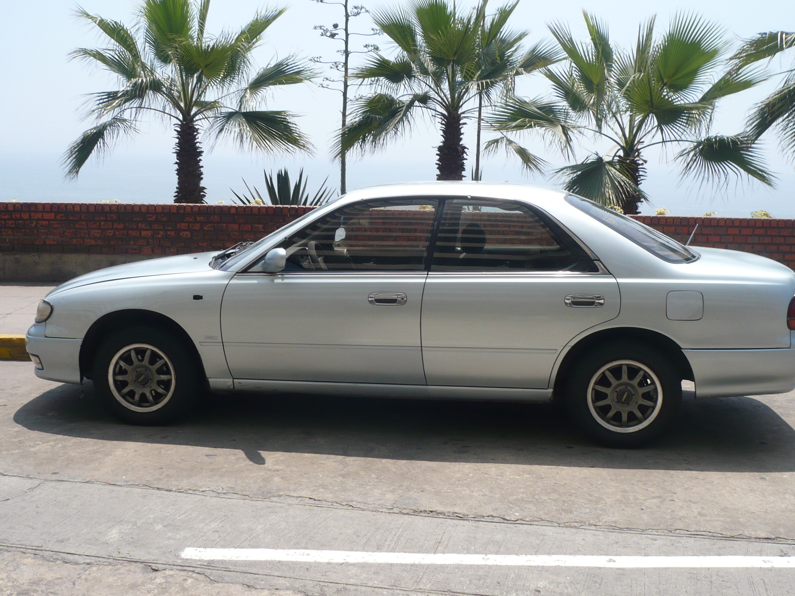 Nissan Bluebird LX 16