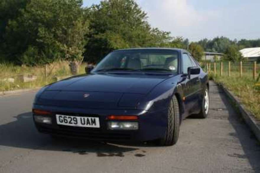 Porsche 944 Turbo SE