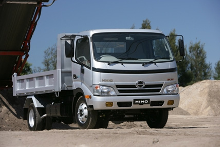 Hino 300 913