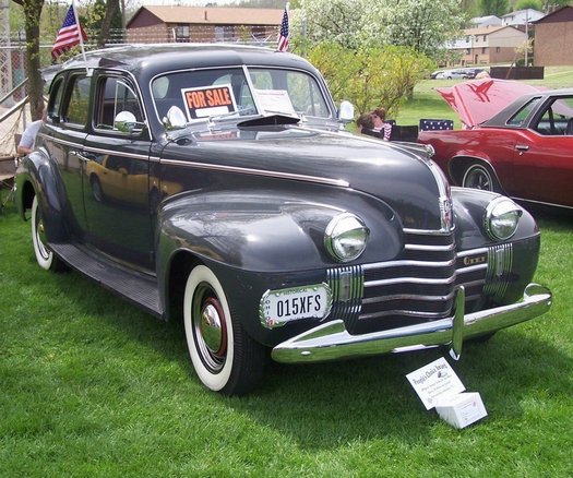 Oldsmobile G-40 seroes 70 4dr