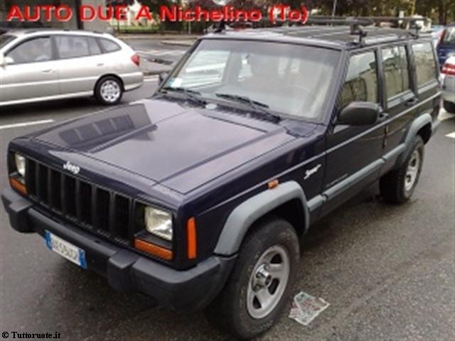 Jeep Cherokee 25 Laredo