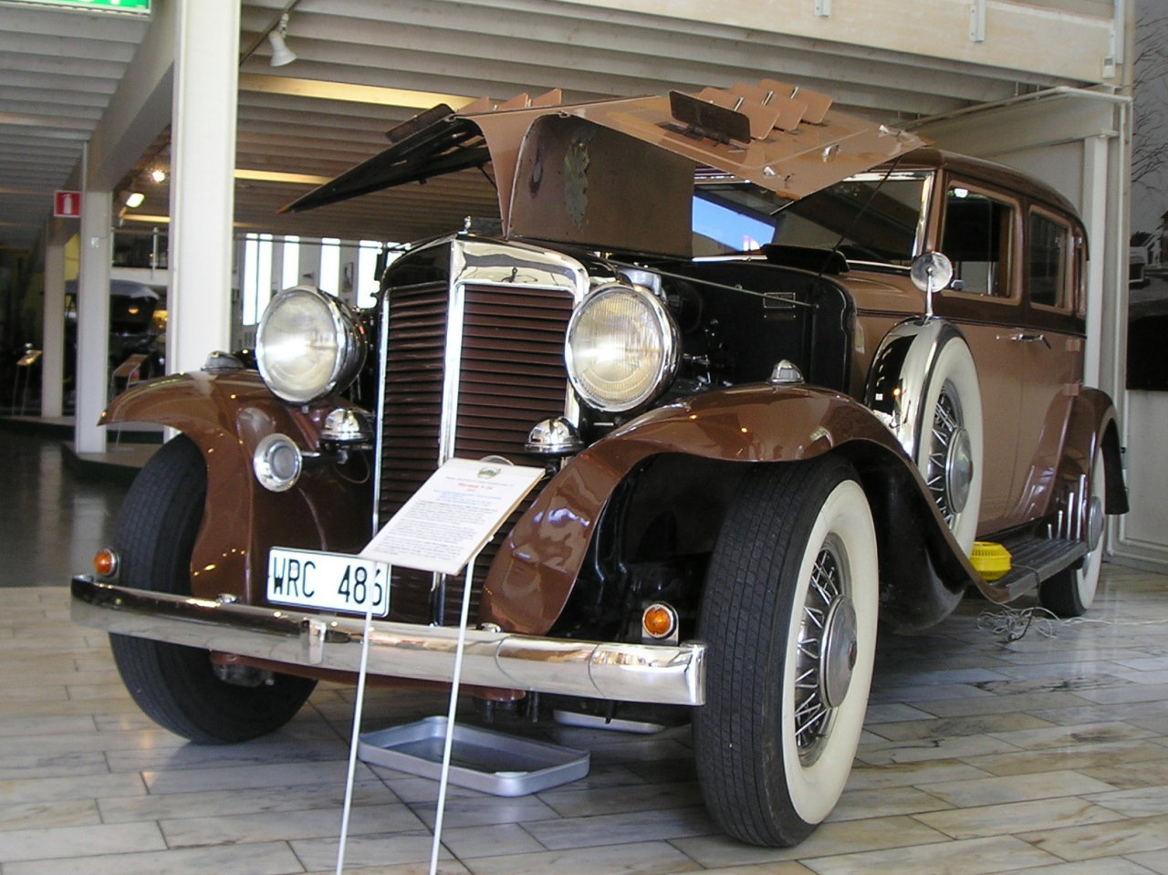 Marmon 8-69 Hayes sedan