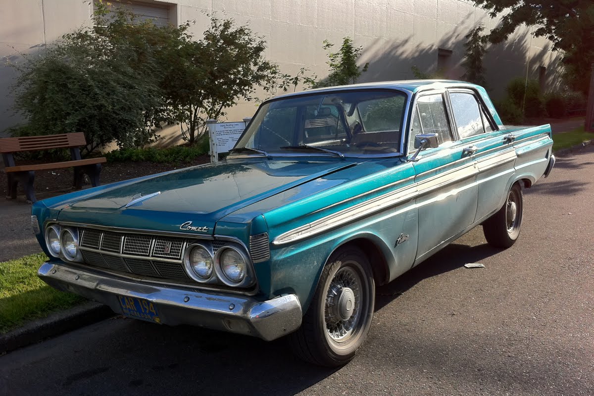 Mercury Comet Custom Sedan