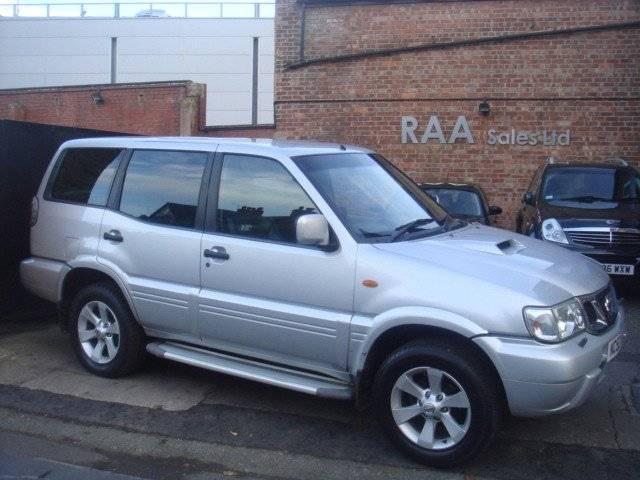 Nissan Terrano II 24 Sport