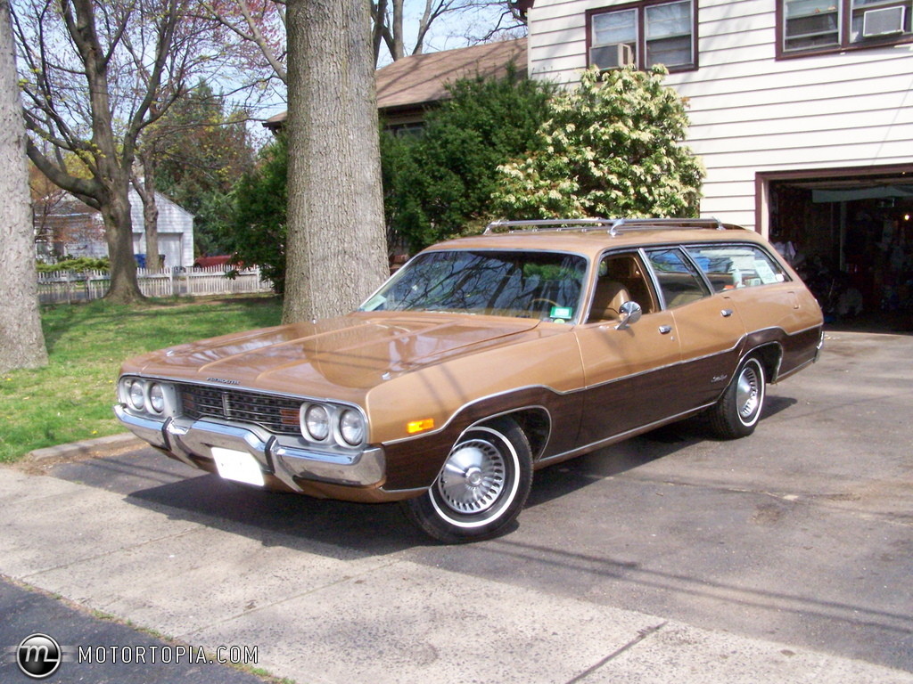 Plymouth Satellite Custom Station Wagon