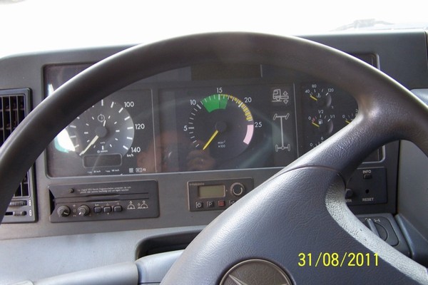 Mercedes-Benz Actros 1835