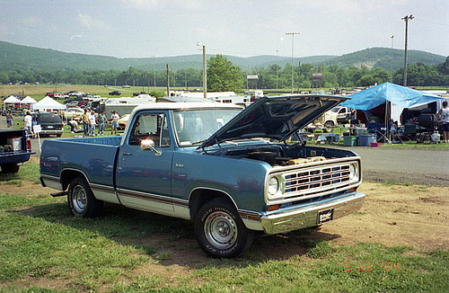 Dodge D-100 Adventurer