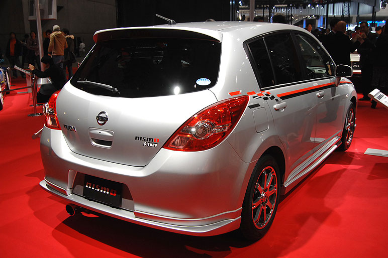 Nissan Tiida ST 18