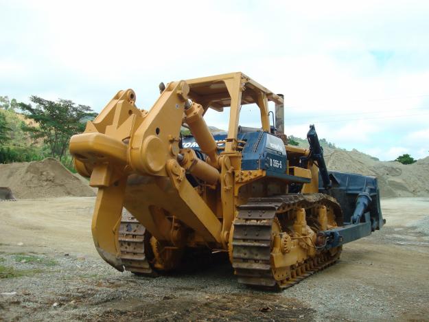 Komatsu D355