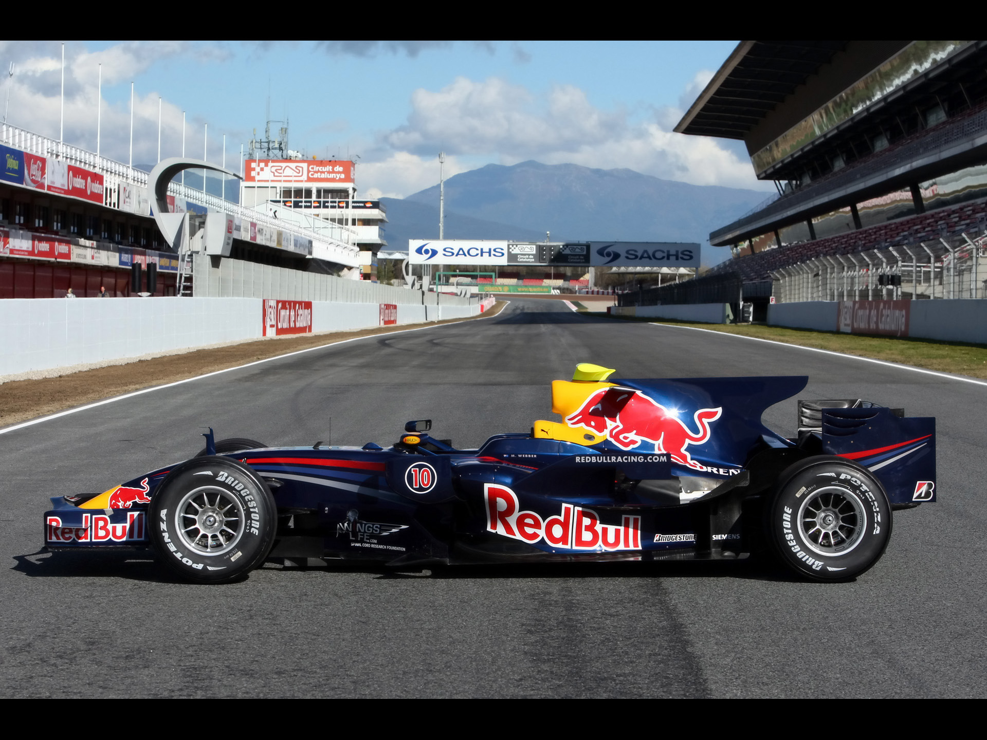 Red Bull RED BULL ENGINERENAULT RS27 CHASSIS RB5