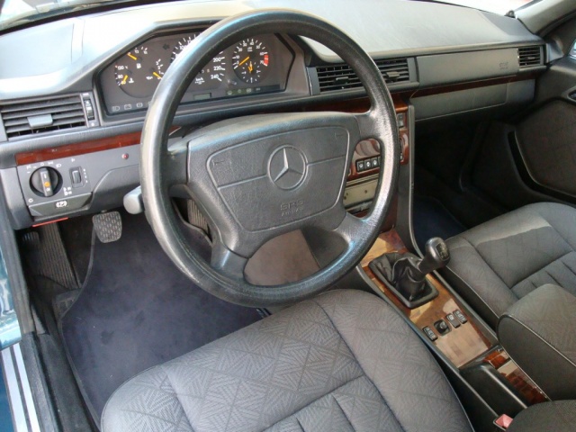 Mercedes-Benz E200 SW