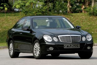 Mercedes-Benz E 230