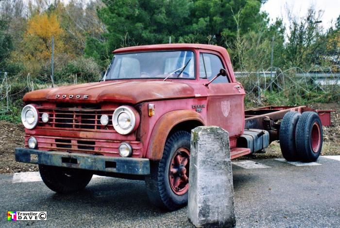 Dodge 700