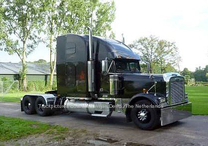 Freightliner FLD132 Classic XL