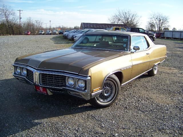 Buick Electra 225 Custom 2dr HT