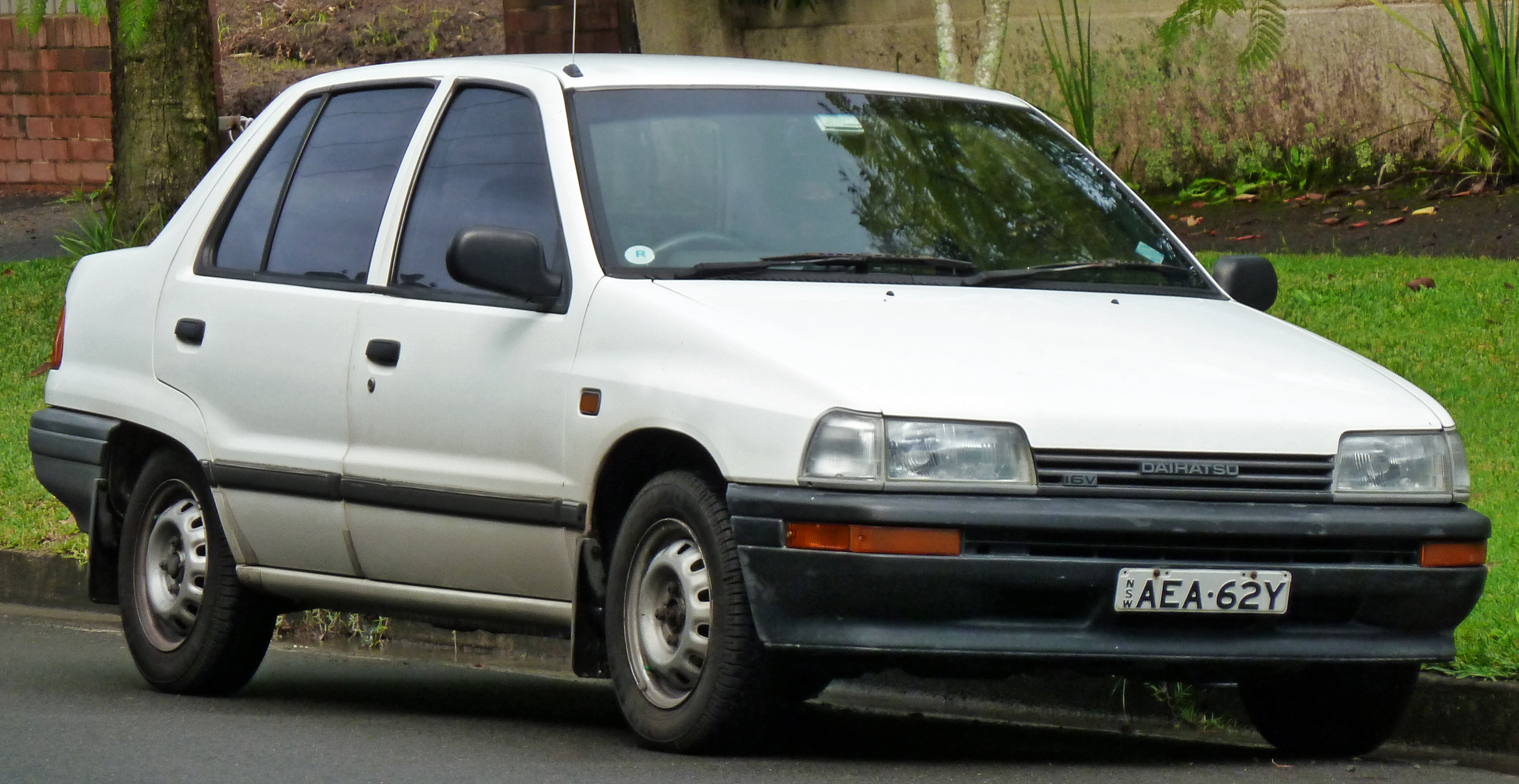 Daihatsu Charade SG 13 Sedan