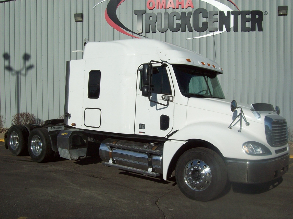 Freightliner CL120 Columbia Class