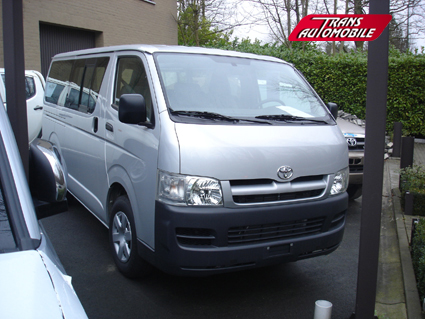 Toyota Hiace Minibus