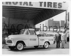 Chevrolet 3124 Cameo Carrier