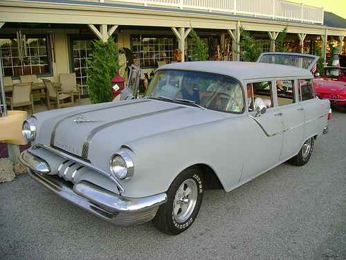 Pontiac Chieftain wagon