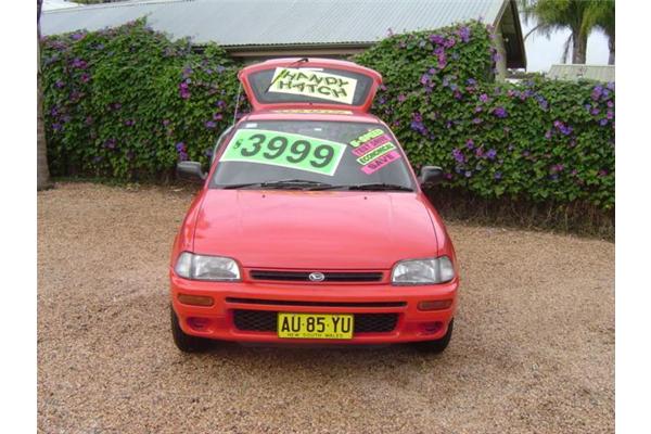 Daihatsu Charade 13 SG Sedan