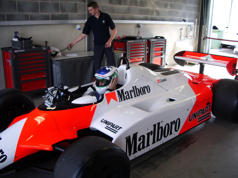 McLaren MP414