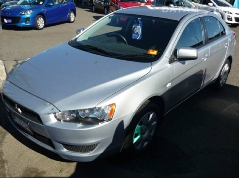 Mitsubishi Lancer ES Hatch