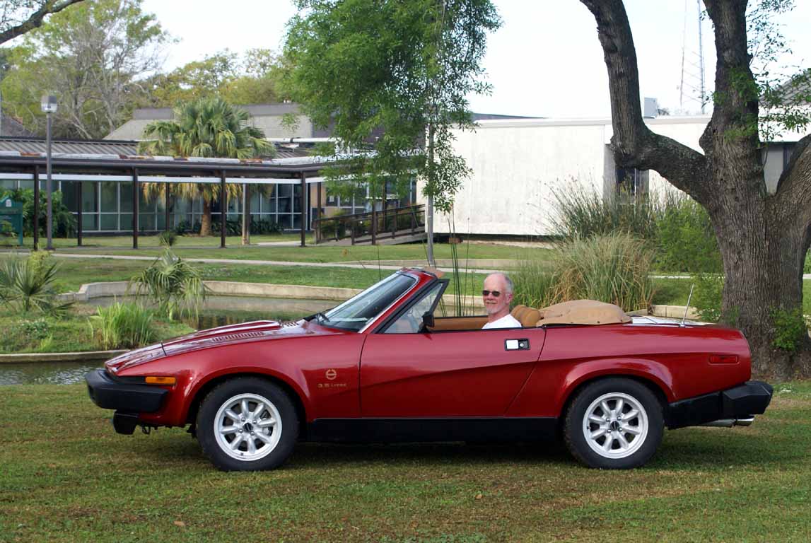 Triumph TR8