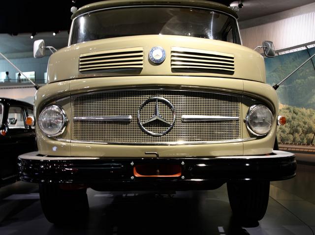 Mercedes-Benz Lk 338