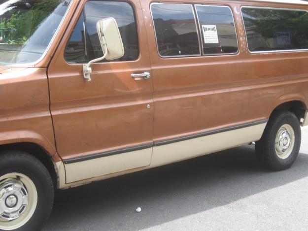 Ford Econoline Club Wagon XLT